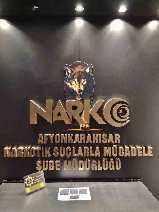 Uyuşturucuyla yakalanan 3 kişi g&ouml;zaltına alındı
