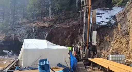 &Uuml;zerine kaya d&uuml;şen iş&ccedil;i &ouml;ld&uuml;
