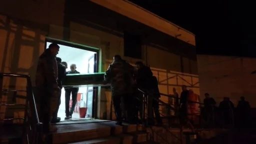 Üzerlerine düşen yıldırım, baba ve oğlunu hayattan kopardı

