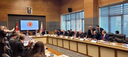 Uzman er ve erbaşlarla ilgili d&uuml;zenlemeleri i&ccedil;eren kanun teklifi komisyonda kabul edildi
