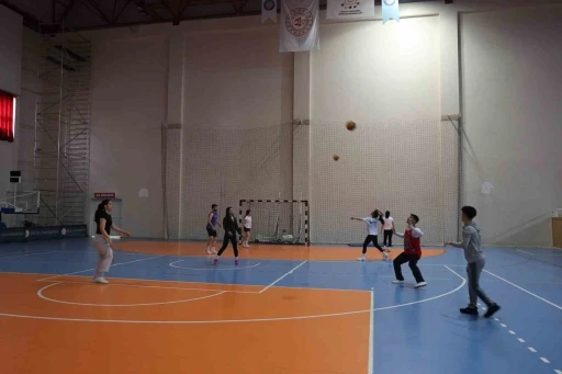 Uzmanı, iskelet sistemini ayakta tutan kaslar için spor yapılmasını önerdi
