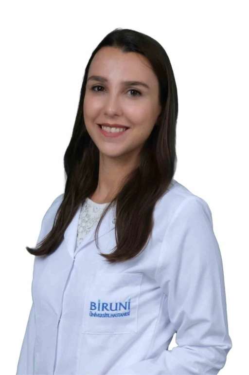 Uzmanı uyardı: "G&uuml;neş lekesi sandığınız belirti cilt kanseri olabilir"
