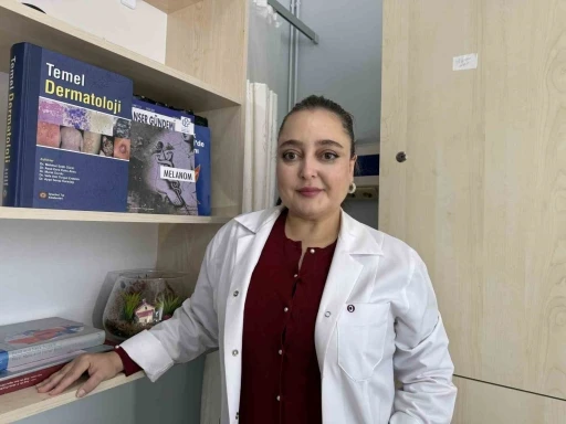 Uzmanlar uyarıyor: &quot;Solaryum eşittir melanom diyebilirim&quot;
