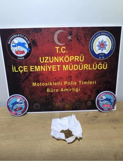 Uzunk&ouml;pr&uuml;&rsquo;de Yunus timlerinden uyuşturucu operasyonu: 2 ş&uuml;pheli hakkında işlem başlatıldı
