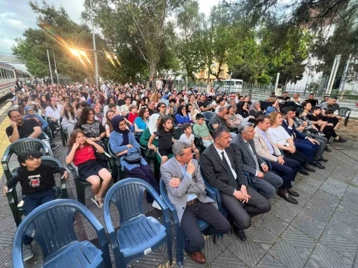 ’Vagon Sahne’ Manisa Tren Garı’nda perdelerini açtı
