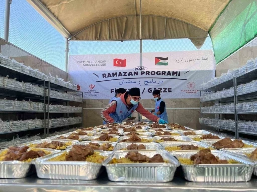 Vakıflar Genel M&uuml;d&uuml;rl&uuml;ğ&uuml; Gazze&rsquo;de: G&uuml;nl&uuml;k 20 bin kişilik iftar desteği
