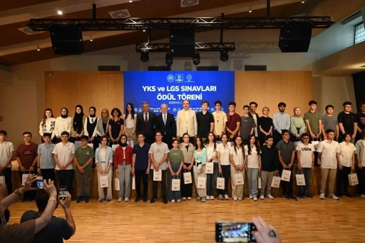 Vali Akın ve Başkan Altay, YKS ve LGS’de dereceye giren Konyalı öğrencilerle buluştu
