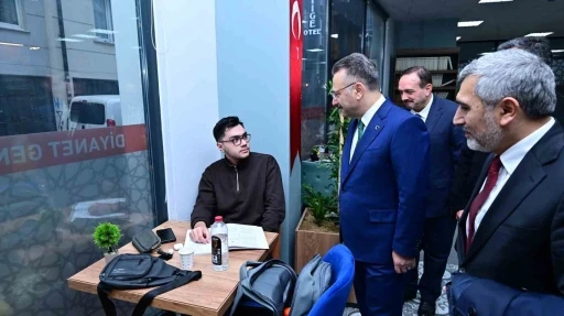 Vali Aksoy, &rsquo;Diyanet Aile ve Gen&ccedil;lik Merkezi&rsquo;nde incelemelerde bulundu
