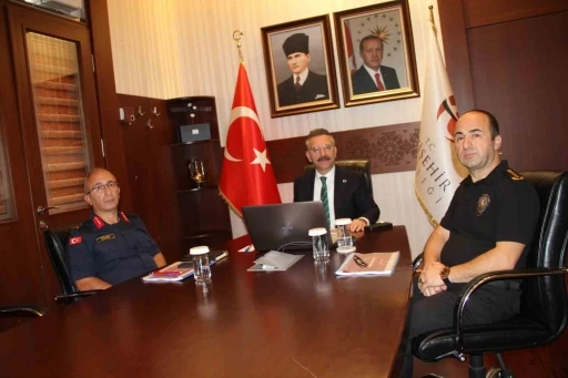 Vali Aksoy güvenlik alanında yapılan çalışmalar ve verileri paylaştı
