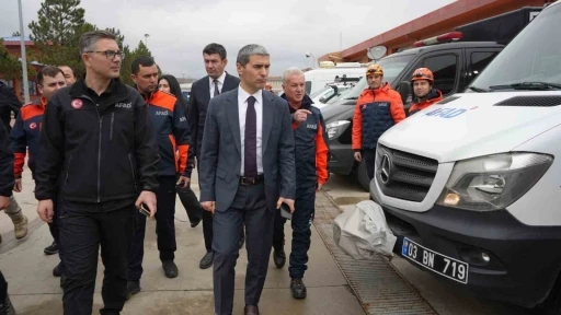 Vali Aktaş, AFAD&rsquo;ın &ccedil;alışmaları hakkında bilgilendirildi
