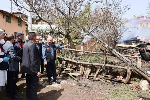 Vali Ali Çalgan: &quot;Yangından etkilenen vatandaşlarımızın yaraları en kısa sürede sarılacak&quot;  0
