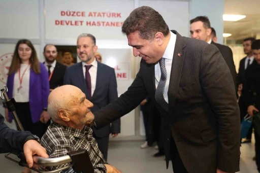 Vali Aslan’dan hastalara bayram ziyareti
