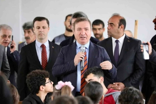 Vali Aydoğdu&rsquo;dan gen&ccedil;lere hem değer hem spor vurgusu
