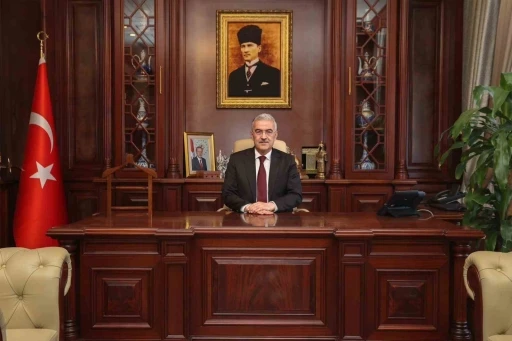 Vali Ayyıldız: "Bu ulu şehir, yalnızca bir beldenin kazanımı değil, tarihi bir d&ouml;n&uuml;m noktasıdır"
