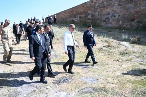 Vali Baruş&rsquo;tan K&ouml;pr&uuml;k&ouml;y &ccedil;ıkarması
