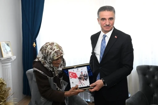 Vali Baruş&rsquo;tan vefa
