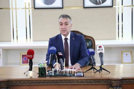 Vali &Ccedil;ağatay, Karab&uuml;k&rsquo;te g&ouml;revine başladı
