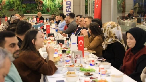 Vali &Ccedil;akırtaş depremzedelerle iftarda buluştu
