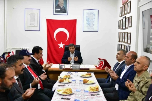 Vali Çiçek, şehitler için düzenlenen mevlid programına katıldı
