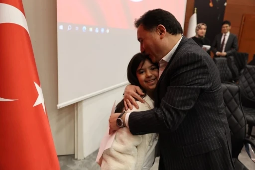 Vali &Ccedil;i&ccedil;ek vatandaşlarla buluşmaya devam ediyor
