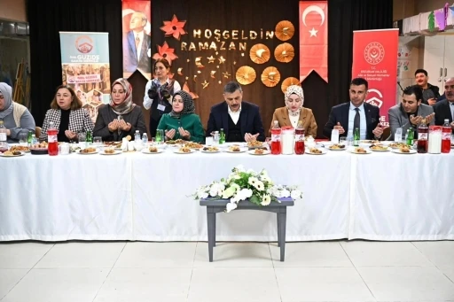 Vali Çiftçi, bakım merkezinde iftar programına katıldı
