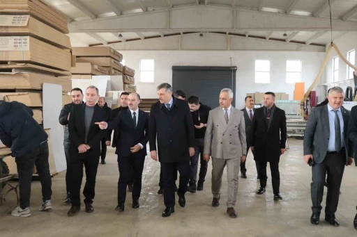 Vali &Ccedil;ift&ccedil;i&rsquo;den Oltu &ccedil;ıkarması
