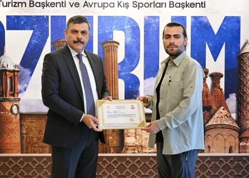 Vali Çiftçi’den vefa örneği
