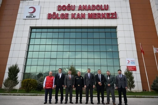 Vali Çiftçi, Doğu Anadolu Bölge Kan Merkezi’ni ziyaret etti
