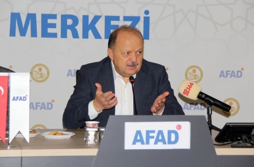 Vali Dallı&rsquo;dan ormanlık alanlara sigara izmariti, cam şişe gibi benzeri malzemeleri atanlara tepki
