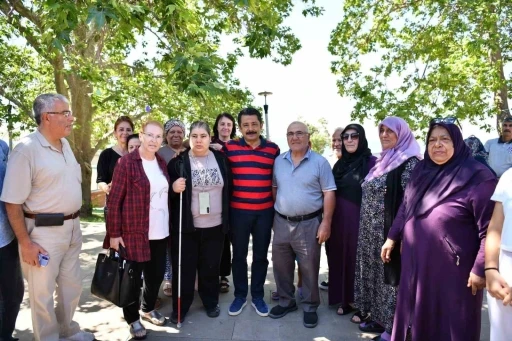 Vali Demiry&uuml;rek, Hirfanlı kampında &ouml;zel &ccedil;ocuklarla bir araya geldi
