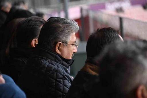 Vali Dr. Erdin&ccedil; Yılmaz Eskişehirspor&rsquo;un galibiyet coşkusuna ortak oldu

