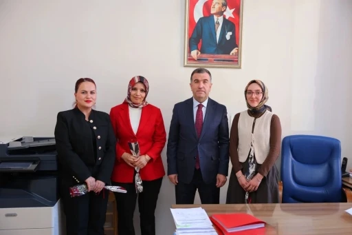 Vali Eldivan Kadınlar Gününü kutladı
