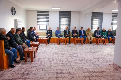Vali Eldivan Sancaktepe’de vatandaşların taleplerini dinledi
