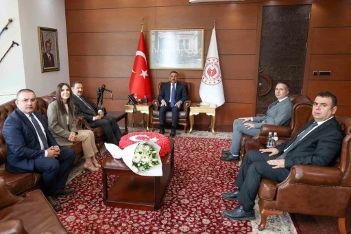 Vali Hacıbektaşoğlu &Ccedil;evre Haftası heyetini ağırladı
