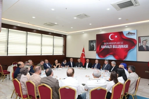 Vali Hatipoğlu gazetecilerle bir araya geldi
