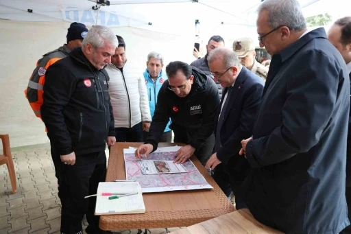 Vali Hatipoğlu kayıp şahıs i&ccedil;in, "Maalesef hen&uuml;z olumlu bir haber alamadık"
