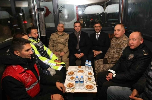 Vali Karakaya&rsquo;dan yeni yıl ziyaretleri
