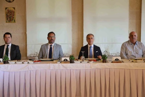 Vali K&ouml;k: "Basın demokrasinin d&ouml;rd&uuml;nc&uuml; kuvvetidir"
