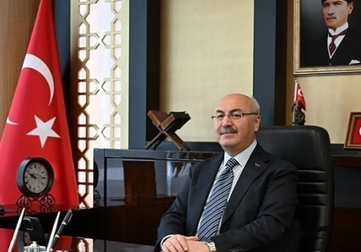 Vali K&ouml;şger: "Bayramlar, g&ouml;n&uuml;ller arasında muhabbet k&ouml;pr&uuml;leri kurar"
