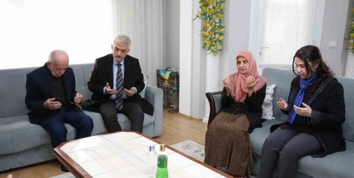 Vali Makas şehit ailelerini yalnız bırakmıyor
