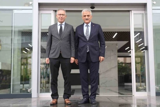 Vali Makas&rsquo;tan Başsavcı &Uuml;nalan&rsquo;a hayırlı olsun ziyaretinde bulundu
