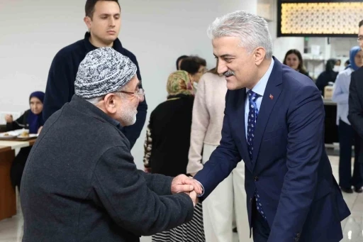 Vali Makas&rsquo;tan b&uuml;y&uuml;klere ziyaret
