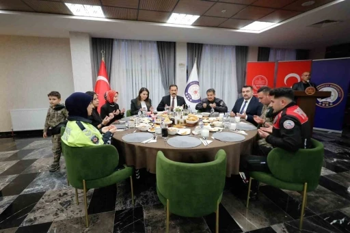 Vali Masatlı, polis teşkilatıyla iftar sofrasında bir araya geldi
