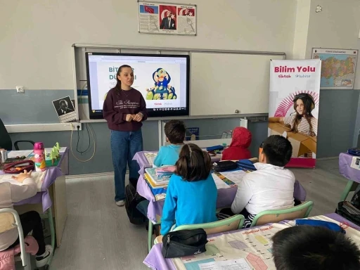 Vali M&uuml;nir Raif G&uuml;ney İlkokulu&rsquo;nda bilim ve teknoloji r&uuml;zgarı esti

