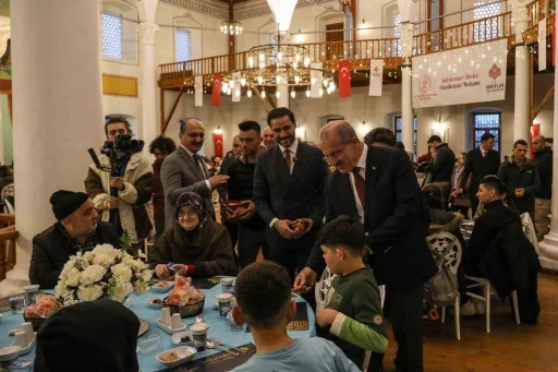 Vali Ömer Toraman, Gelibolu Mevlevihane’sinde iftar programına katıldı
