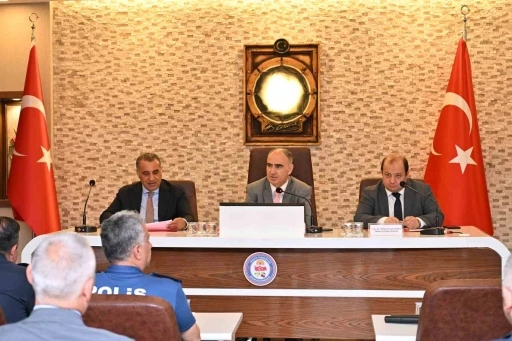 Vali Özkan: &quot;Gelecek nesillerimizin korunması en önemli hedefimizdir&quot;
