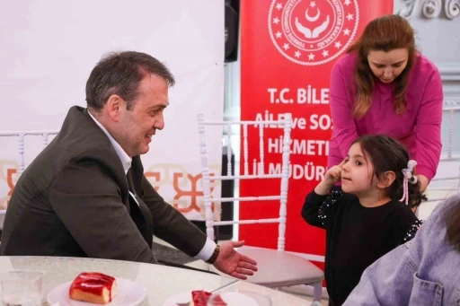 Vali S&ouml;zer, &ccedil;ocuk evlerinde kalan &ccedil;ocuklar ile iftar programında buluştu
