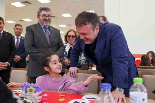 Vali S&ouml;zer, &lsquo;&Ccedil;ocuk Gelişimi &Ouml;ğrencileri Materyalde Buluşuyor&rsquo; etkinliğine katıldı
