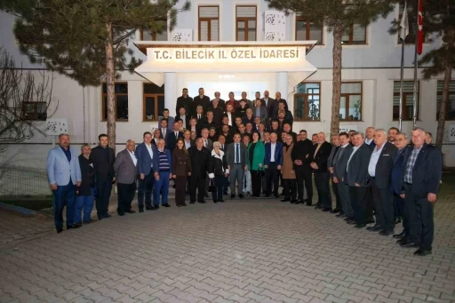 Vali S&ouml;zer muhtarlarla iftarda buluştu
