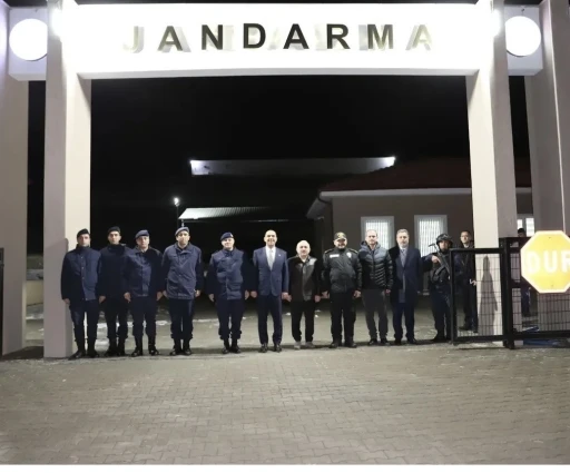 Vali Taşolar, g&ouml;rev başındaki ekiplerin yeni yılını kutladı
